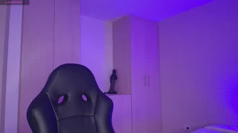Sofia online show from 10/19/25, 03:29