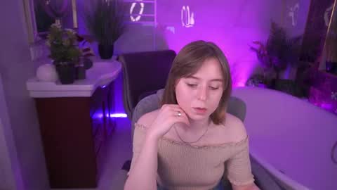 SofiaLuxuryy online show from 04/19/26, 02:16