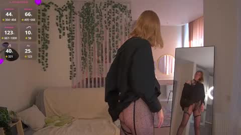 Sofia Help me overcome shynes with 100 thumbs up online show from 04/02/26, 02:20