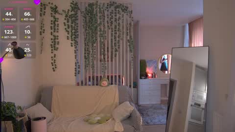 Sofia Help me overcome shynes with 100 thumbs up online show from 04/05/26, 02:31