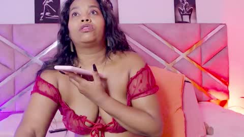 Snapshot of sofiarou chatting on 10/29/25, 12:46 Sofia online show from 10/29/25, 12:46