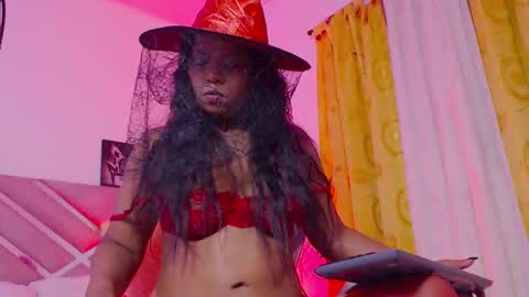 Snapshot of sofiarou chatting on 10/30/25, 12:56 Sofia online show from 10/30/25, 12:56