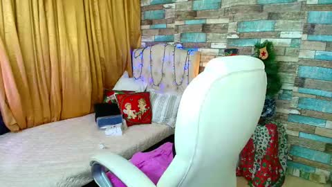 Sofia online show from 01/08/25, 01:11
