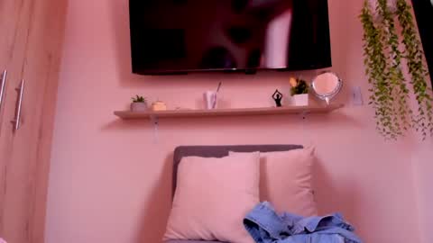 sofiavelez01 online show from 04/27/26, 04:27