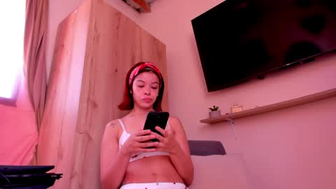 sofiavelez01 online show from 05/20/26, 04:24