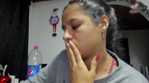 Snapshot of sofiaxmiller chatting on 12/10/24, 11:51 Danna Sofia online show from 12/10/24, 11:51