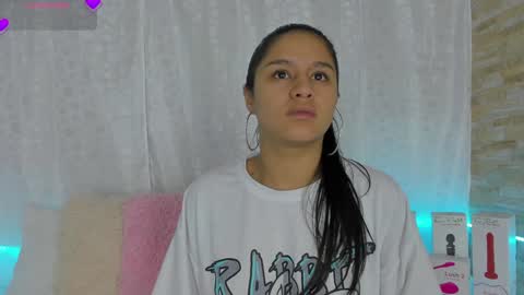 Snapshot of sofiaxmiller chatting on 02/26/25, 01:11 Danna Sofia online show from 02/26/25, 01:11