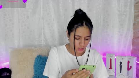 Snapshot of sofiaxmiller chatting on 03/02/25, 10:48 Danna Sofia online show from 03/02/25, 10:48