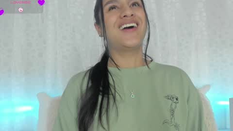 Snapshot of sofiaxmiller chatting on 03/11/25, 04:32 Danna Sofia online show from 03/11/25, 04:32