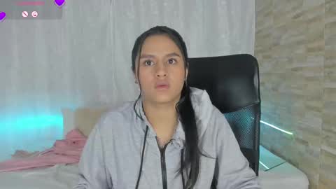 Snapshot of sofiaxmiller chatting on 03/12/25, 04:08 Danna Sofia online show from 03/12/25, 04:08