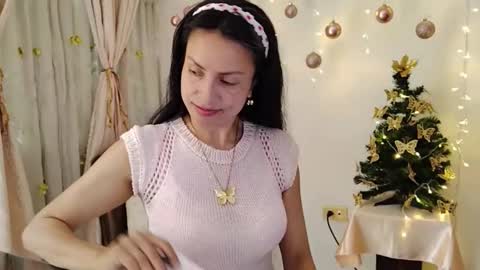 Sofi Bella online show from 12/17/25, 06:47