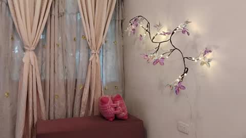 Sofi Bella online show from 05/16/26, 08:07