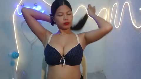 sofie_loorexx online show from 04/10/26, 11:15
