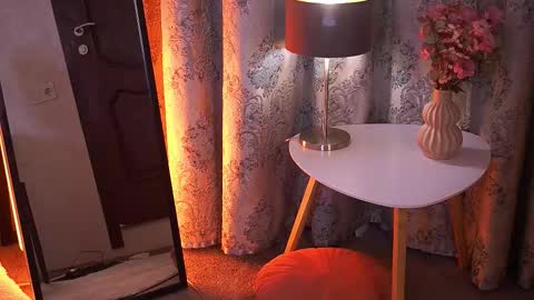 Sofie online show from 12/19/25, 11:56