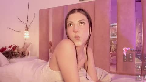 Sofie online show from 03/11/25, 01:12