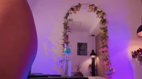 Sofie online show from 10/18/25, 02:51