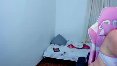     -  . -  .    online show from 02/04/26, 04:07