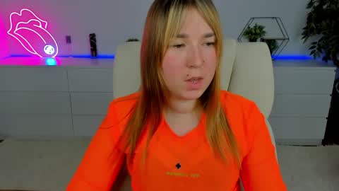 Snapshot of sofii_darling chatting on 11/20/25, 05:56 sofii_darling online show from 11/20/25, 05:56