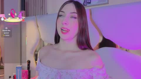 sofii_jones online show from 11/22/25, 06:51