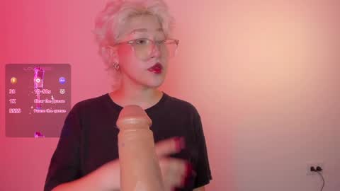 Snapshot of sofii_uwu_ chatting on 12/15/24, 09:20 Sofii  online show from 12/15/24, 09:20