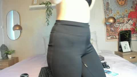 sofii_wild online show from 05/16/26, 12:26