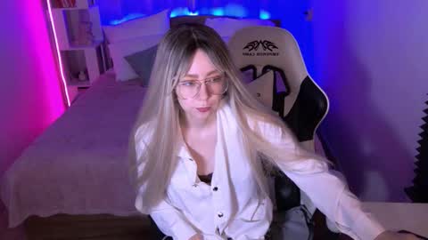 Sofia online show from 11/04/25, 02:10