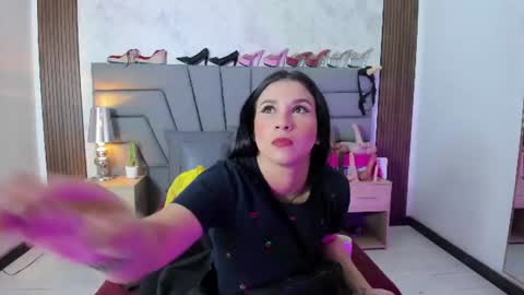 Snapshot of sofiperez_ chatting on 06/11/26, 11:19 online show from 06/11/26, 11:19