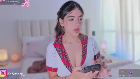 Snapshot of sofiscott_ chatting on 12/14/25, 06:23 Sofia online show from 12/14/25, 06:23