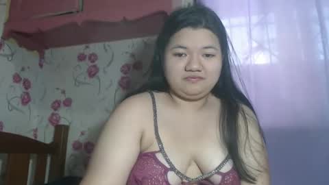 Snapshot of soft_angie chatting on 11/22/25, 03:27 Angie online show from 11/22/25, 03:27