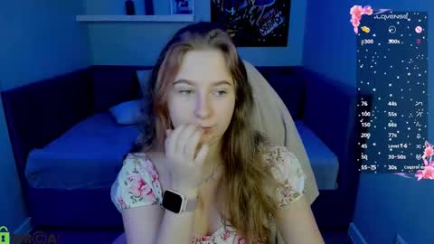 Snapshot of soft_as_a_flower chatting on 10/10/25, 01:15 Anna GMT2 Wed Thu Fri Sat Sun  online show from 10/10/25, 01:15
