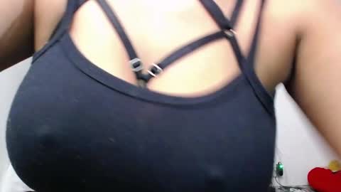 Snapshot of soft_fetish chatting on 12/30/24, 06:05 Camila M online show from 12/30/24, 06:05