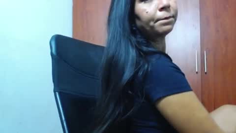 Snapshot of soft_fetish chatting on 12/20/25, 05:09 Camila M online show from 12/20/25, 05:09