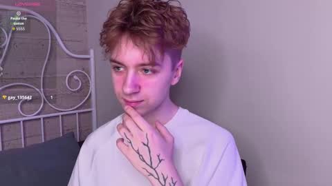 Snapshot of softcrave chatting on 11/27/25, 08:55 PAUL online show from 11/27/25, 08:55