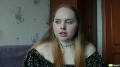 Snapshot of softhypnose chatting on 05/18/26, 06:19 softhypnose online show from 05/18/26, 06:19