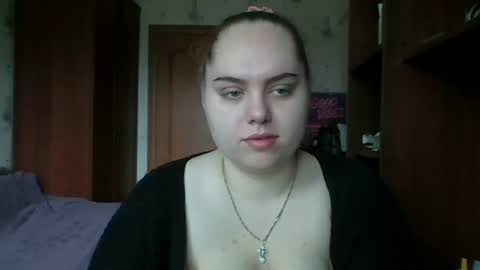 Snapshot of softhypnose chatting on 05/29/26, 06:33 softhypnose online show from 05/29/26, 06:33