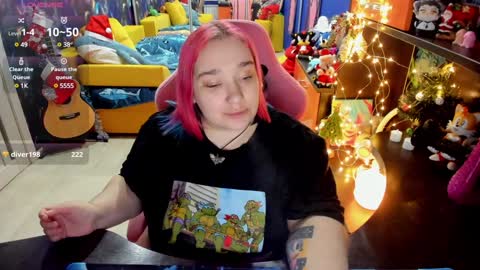 Snapshot of softie_sofy chatting on 01/08/25, 05:05 Sofie online show from 01/08/25, 05:05