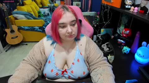Snapshot of softie_sofy chatting on 01/30/25, 01:55 Sofie online show from 01/30/25, 01:55