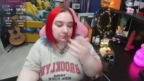 Snapshot of softie_sofy chatting on 03/04/25, 02:49 Sofie online show from 03/04/25, 02:49