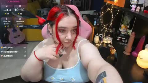 Snapshot of softie_sofy chatting on 03/05/25, 09:27 Sofie online show from 03/05/25, 09:27