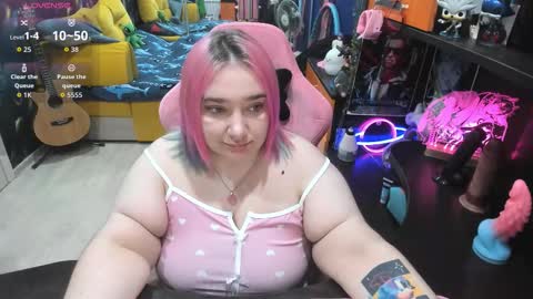 Snapshot of softie_sofy chatting on 10/06/25, 11:24 Sofie online show from 10/06/25, 11:24