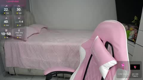 Snapshot of softkiss_x chatting on 05/26/26, 01:01 Fran online show from 05/26/26, 01:01