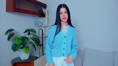 Snapshot of softlyy_bold chatting on 10/12/25, 06:23 Alice online show from 10/12/25, 06:23