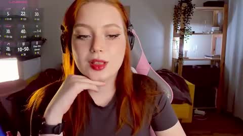 Snapshot of sofy_benson chatting on 09/24/25, 02:09 Sofy online show from 09/24/25, 02:09