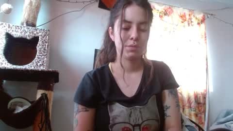 Sofia online show from 11/18/25, 07:40