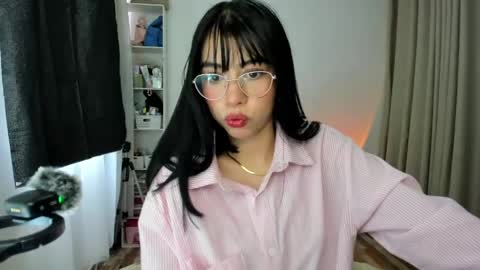 Snapshot of sol_lunaa23 chatting on 04/21/26, 08:55 sol online show from 04/21/26, 08:55