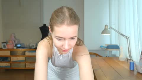 Snapshot of solar_bella chatting on 01/20/25, 11:02 Bella online show from 01/20/25, 11:02