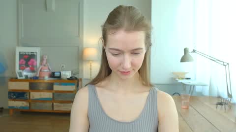 Snapshot of solar_bella chatting on 01/29/25, 09:55 Bella online show from 01/29/25, 09:55