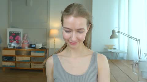 Snapshot of solar_bella chatting on 01/29/25, 12:56 Bella online show from 01/29/25, 12:56