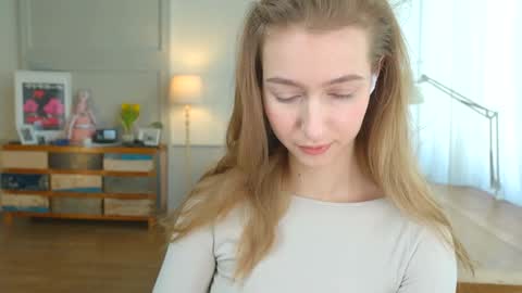 Snapshot of solar_bella chatting on 02/02/25, 11:08 Bella online show from 02/02/25, 11:08