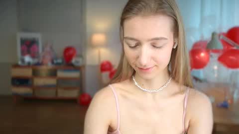 Snapshot of solar_bella chatting on 02/16/25, 11:16 Bella online show from 02/16/25, 11:16